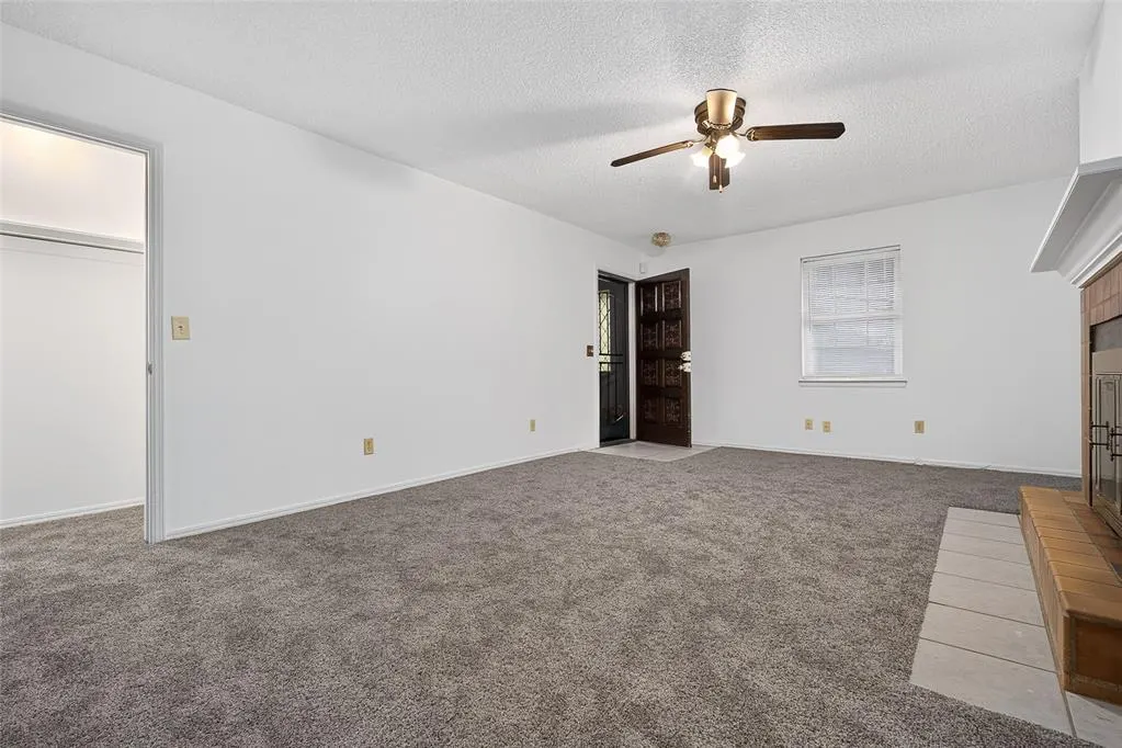 Photo 3 — 11417 N May Avenue B, Oklahoma City, OK 73120