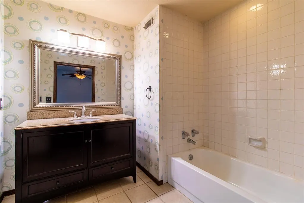 Photo 17 — 4400 Hemingway Drive 217, Oklahoma City, OK 73118