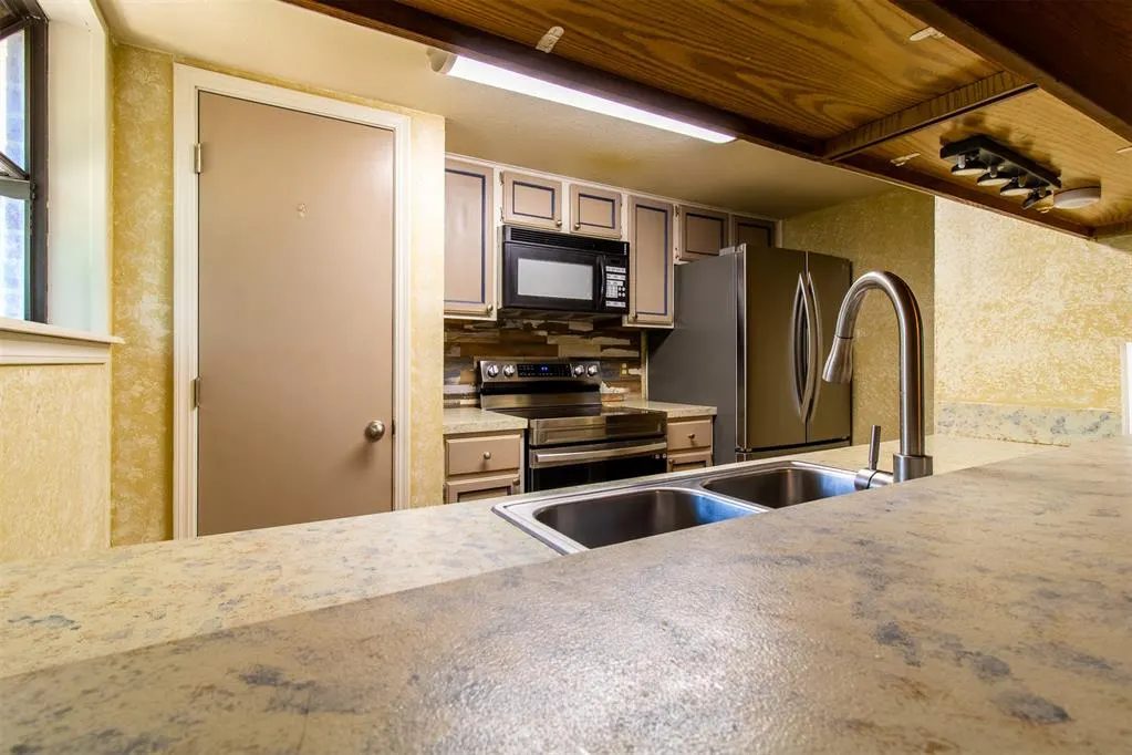 Photo 31 — 4400 Hemingway Drive 217, Oklahoma City, OK 73118