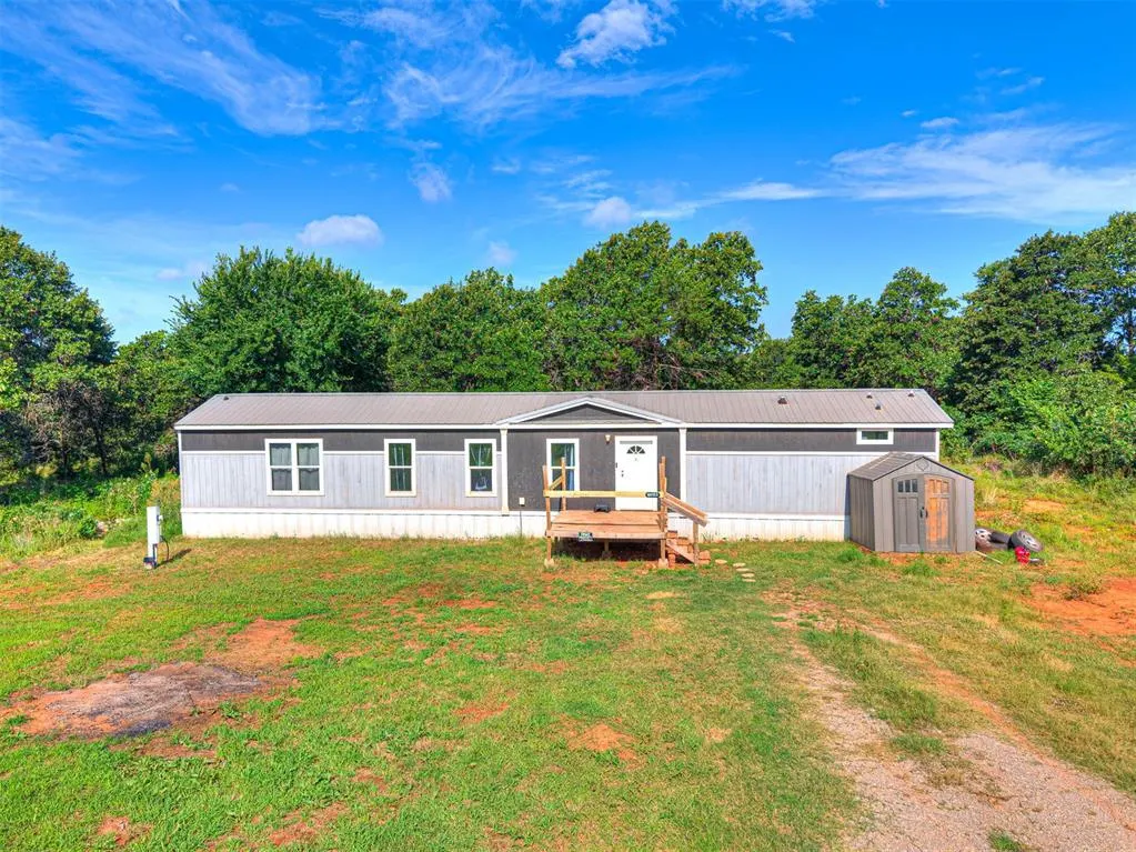 Photo 2 — 101153 S 3330 Road, Harrah, OK 73045