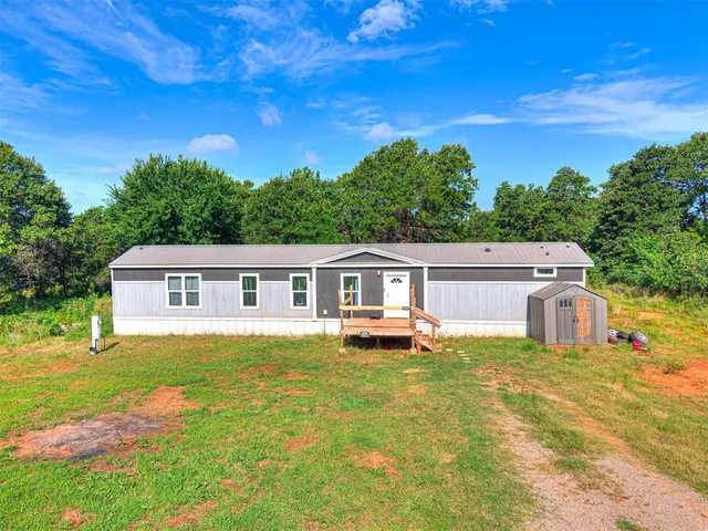 Photo 2 — 101153 S 3330 Road, Harrah, OK 73045
