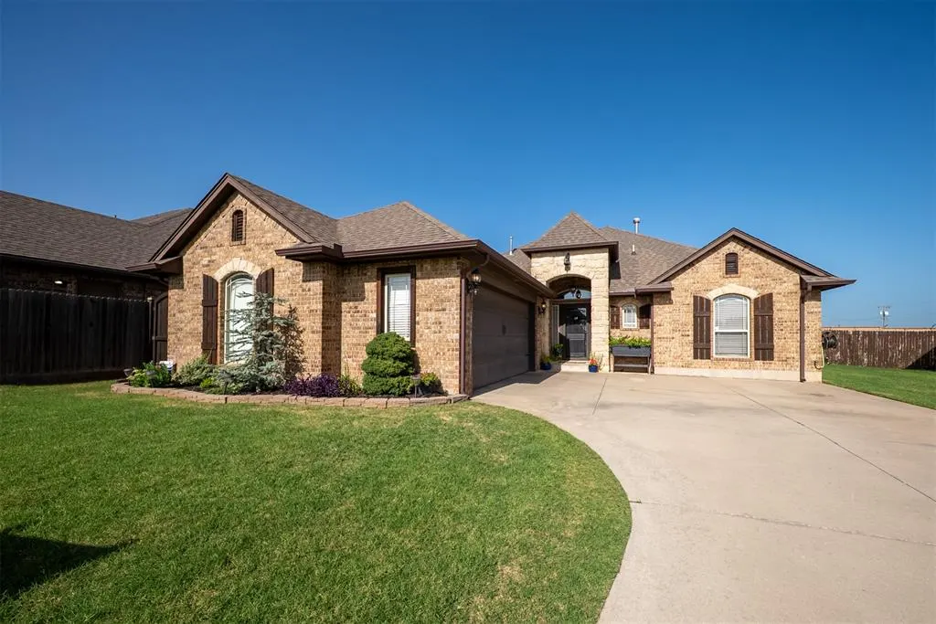 Front exterior — 1920 Evans Court, Moore, OK 73160