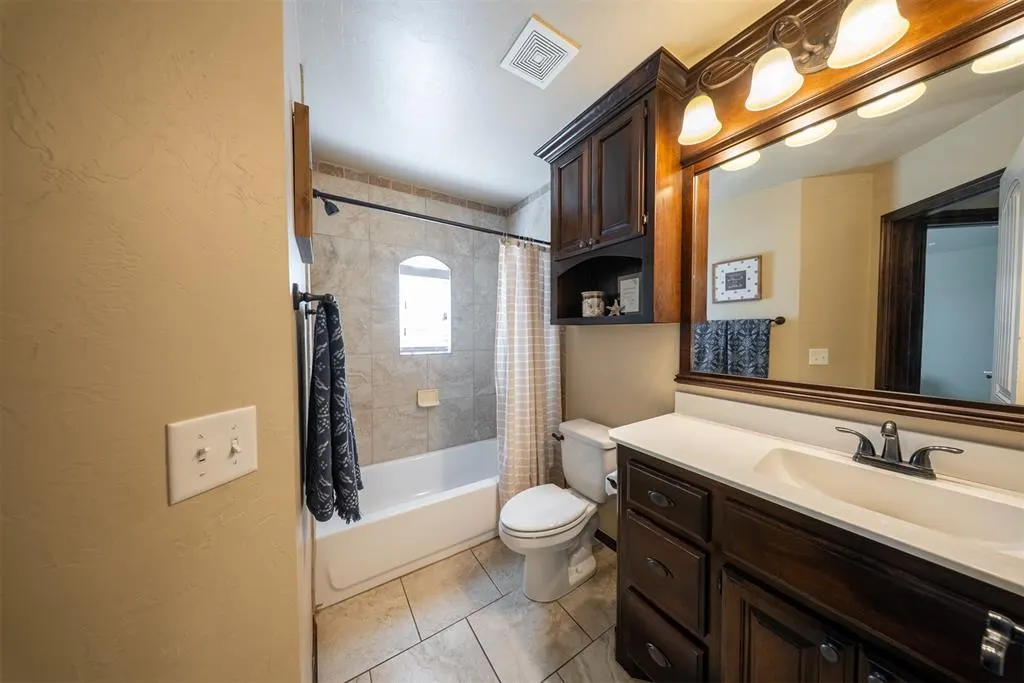 Photo 37 — 1920 Evans Court, Moore, OK 73160