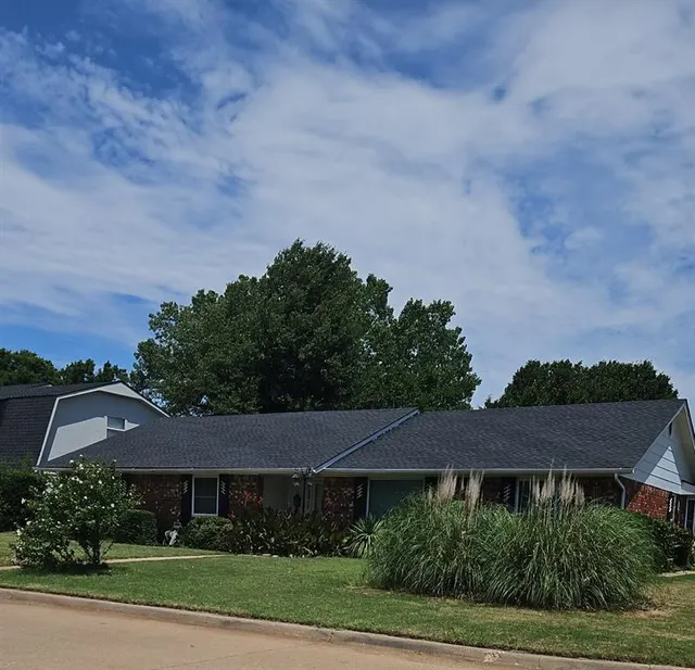 Photo 5 — 12217 Greystone Terrace, Oklahoma City, OK 73120