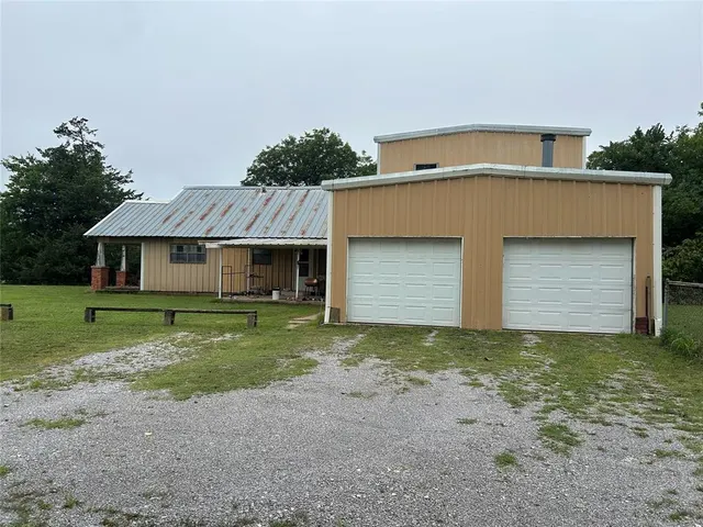 Photo 2 — 9905 Alameda Drive, Norman, OK 73026