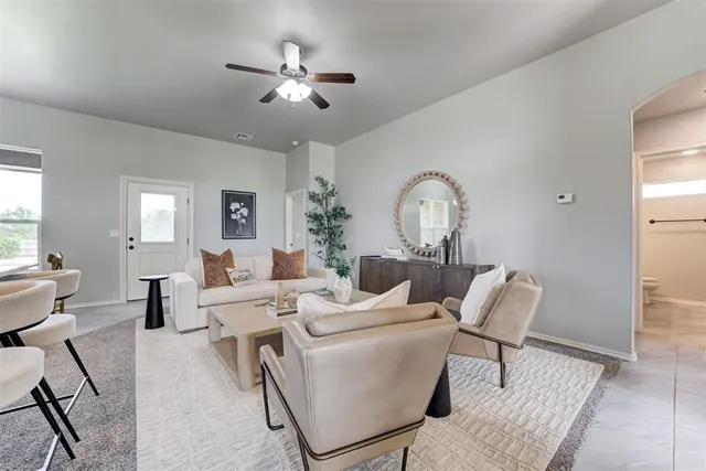 Photo 5 — 2300 Count Fleet Way, Guthrie, OK 73044