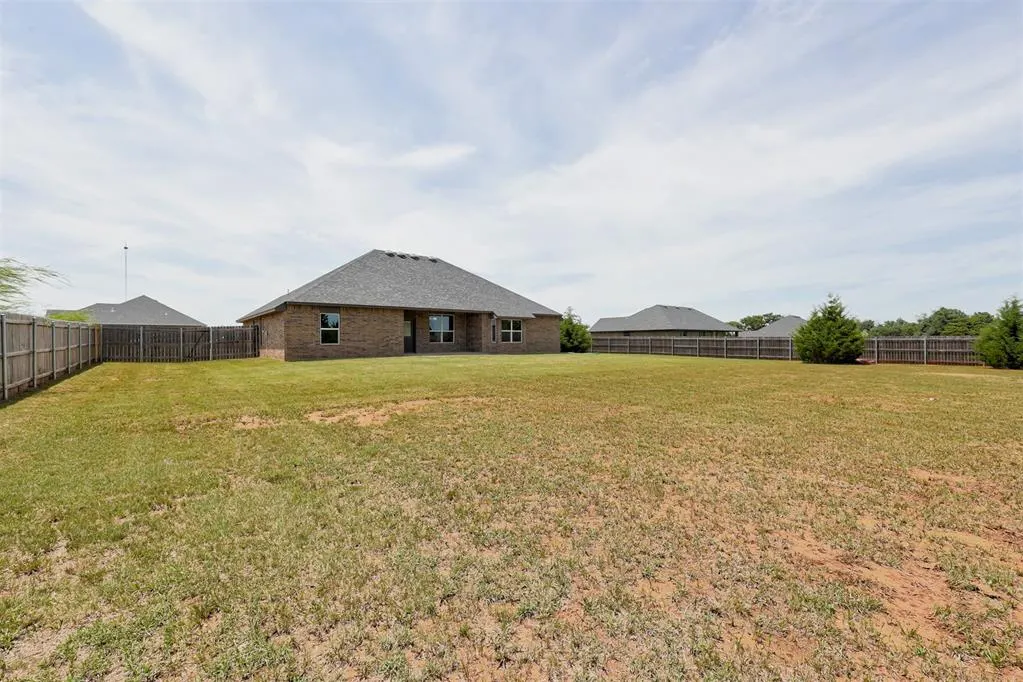Photo 33 — 2300 Count Fleet Way, Guthrie, OK 73044