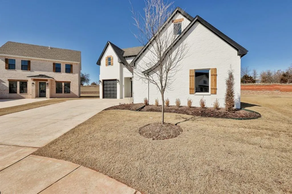 Photo 3 — 7901 Behr Drive, Edmond, OK 73034