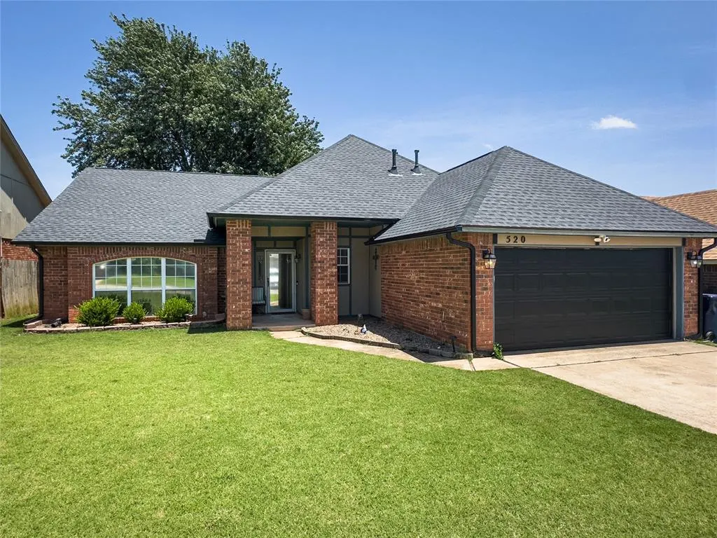 Front exterior — 520 Greenfield Drive, Yukon, OK 73099