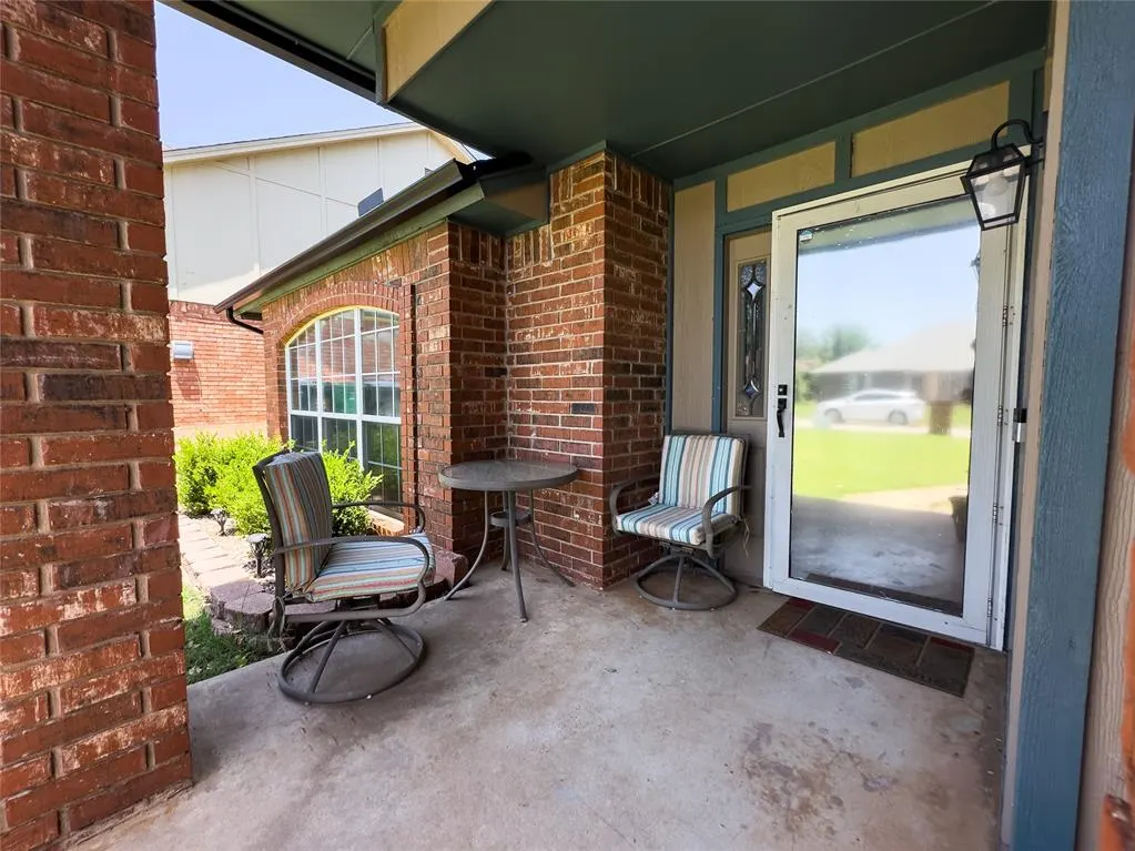 Photo 4 — 520 Greenfield Drive, Yukon, OK 73099