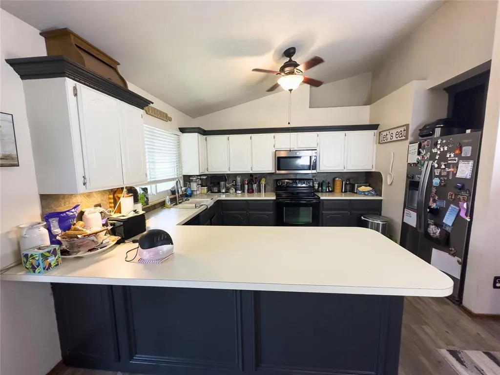 Photo 11 — 520 Greenfield Drive, Yukon, OK 73099