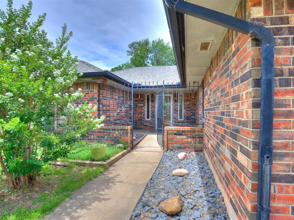 Photo 3 — 9905 S McKinley Avenue, Oklahoma City, OK 73139