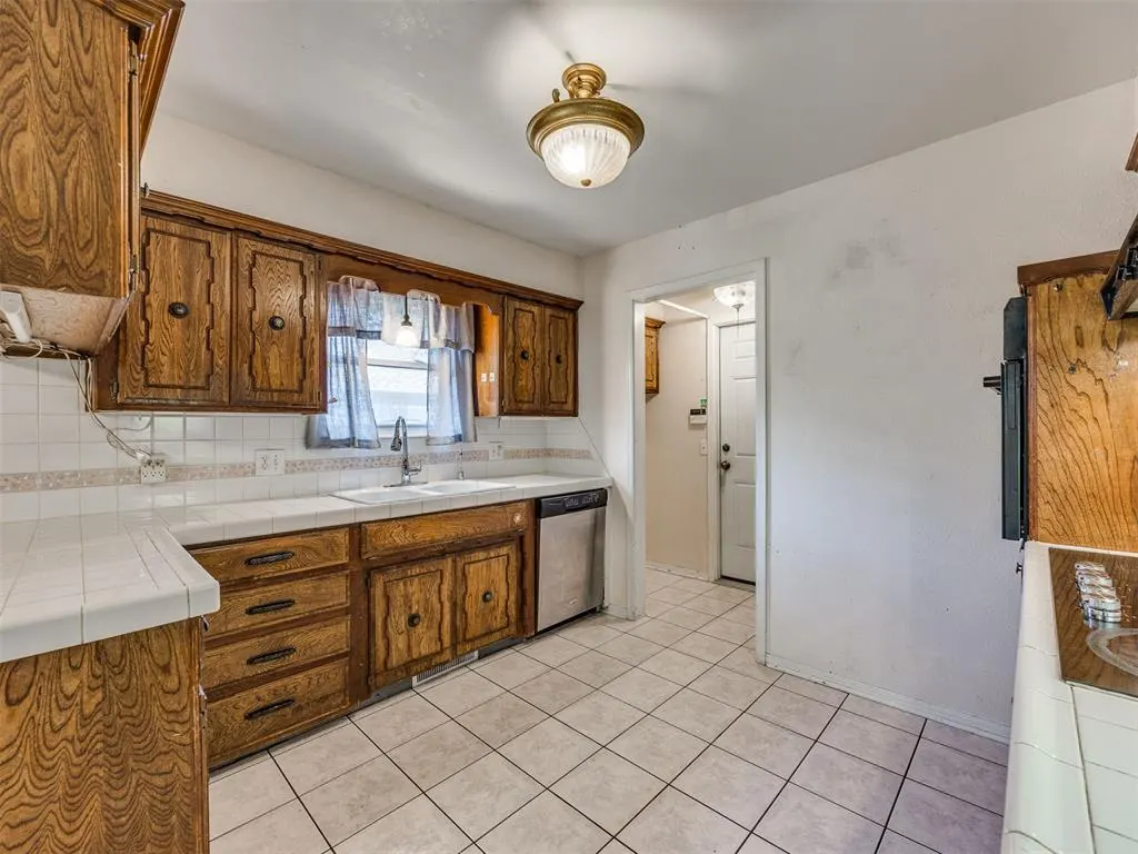 Photo 10 — 9905 S McKinley Avenue, Oklahoma City, OK 73139