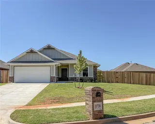 Sold home at 11728 SW 14th Street