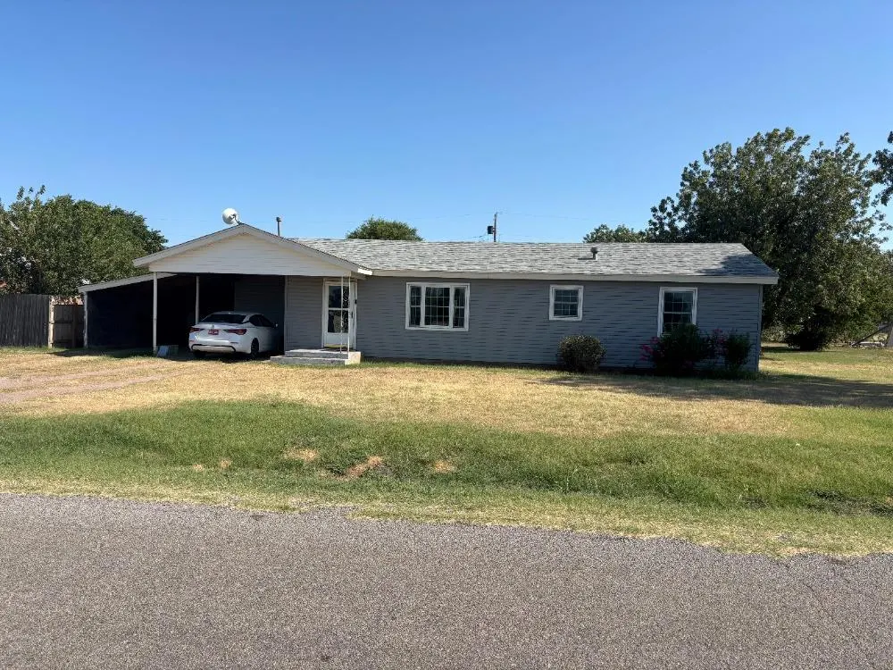 Front exterior — 722 E 8th Street, Olustee, OK 73560