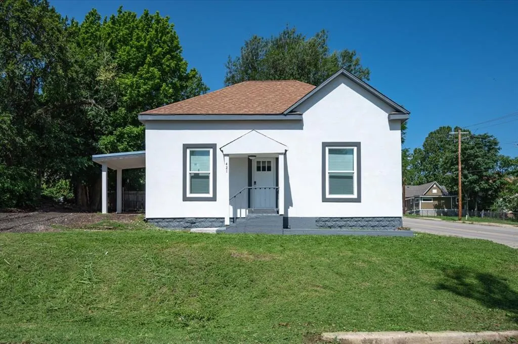 Front exterior — 421 N Barker Avenue, El Reno, OK 73036