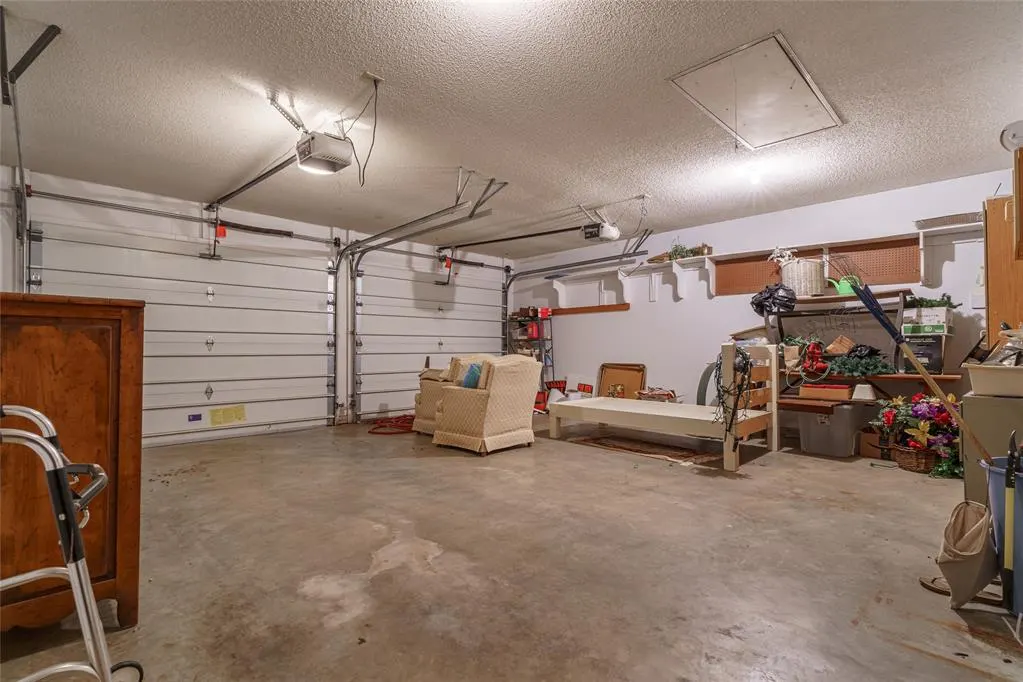 Photo 38 — 109 The Hills, Clinton, OK 73601