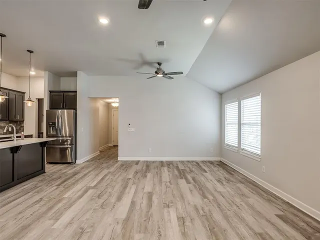 Photo 8 — 421 Kearny Lane, Yukon, OK 73099