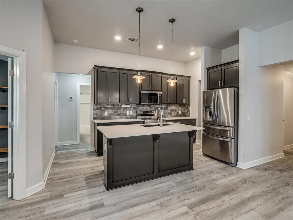 Photo 11 — 421 Kearny Lane, Yukon, OK 73099