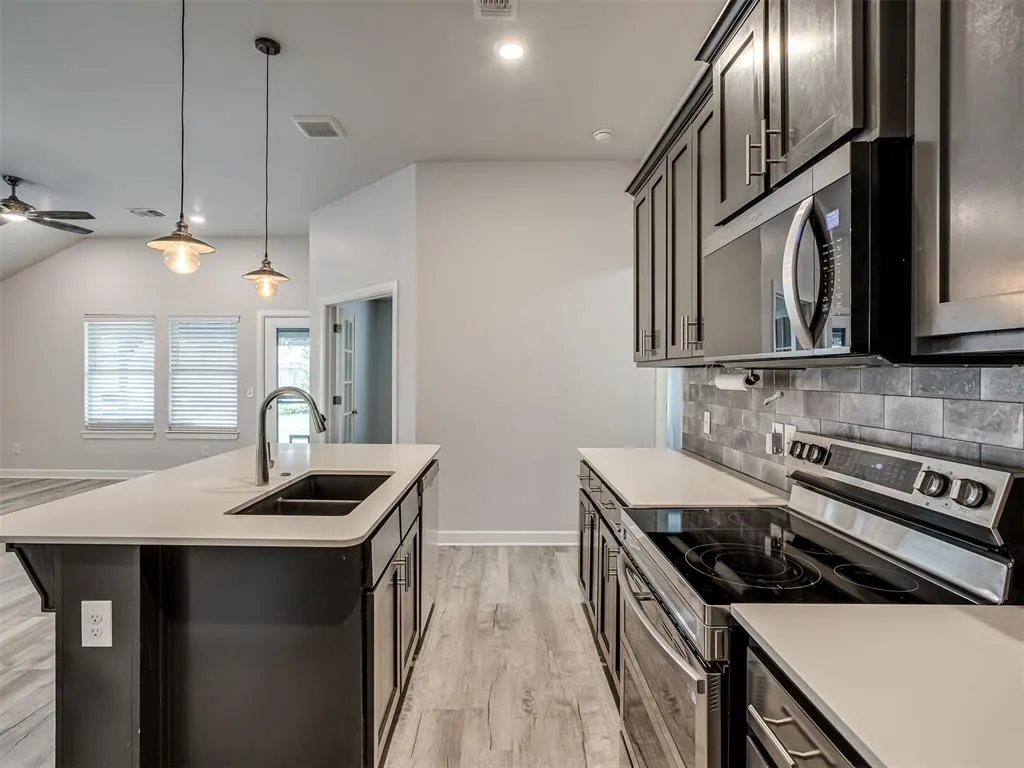 Photo 13 — 421 Kearny Lane, Yukon, OK 73099