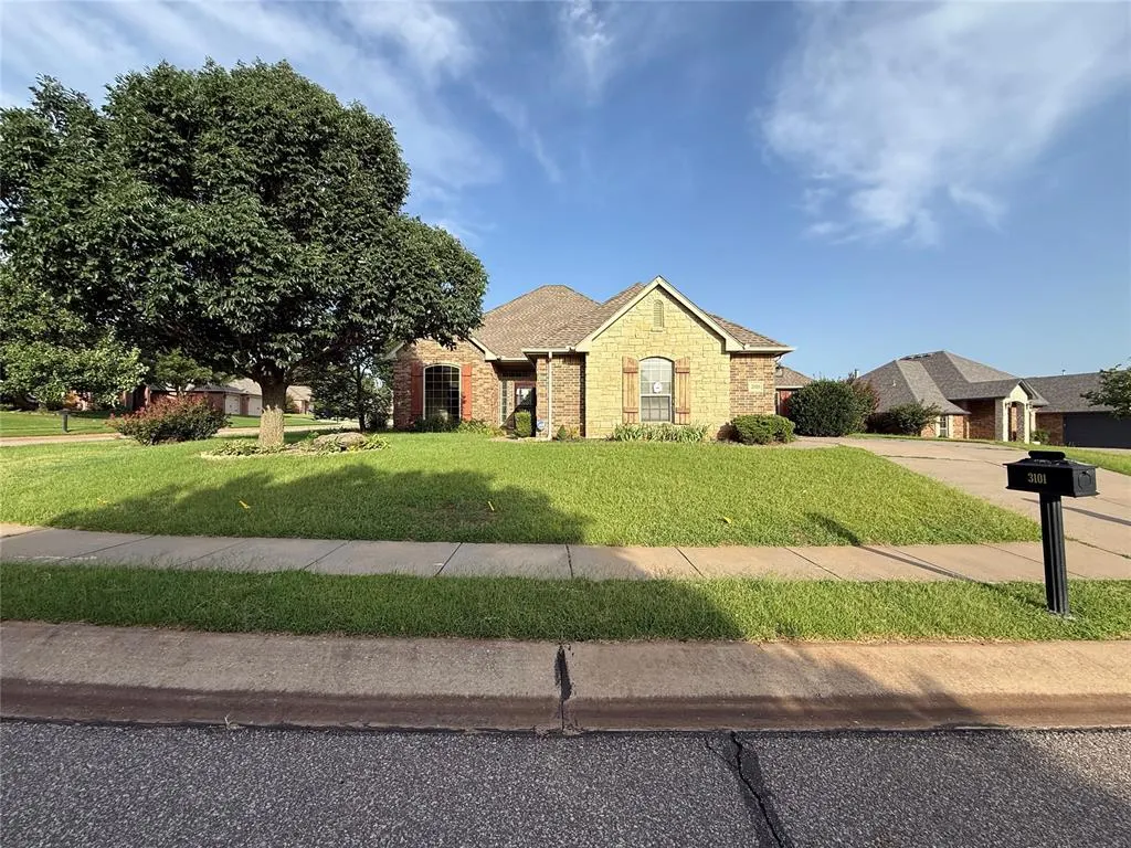 Front exterior — 3101 Ash Grove Road, Edmond, OK 73003