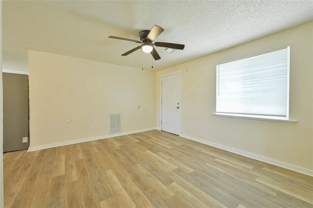 Photo 3 — 1009 Bell Drive, Midwest City, OK 73110