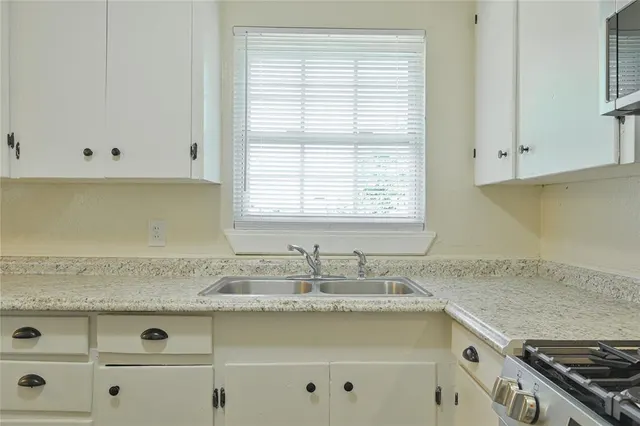 Photo 5 — 1009 Bell Drive, Midwest City, OK 73110