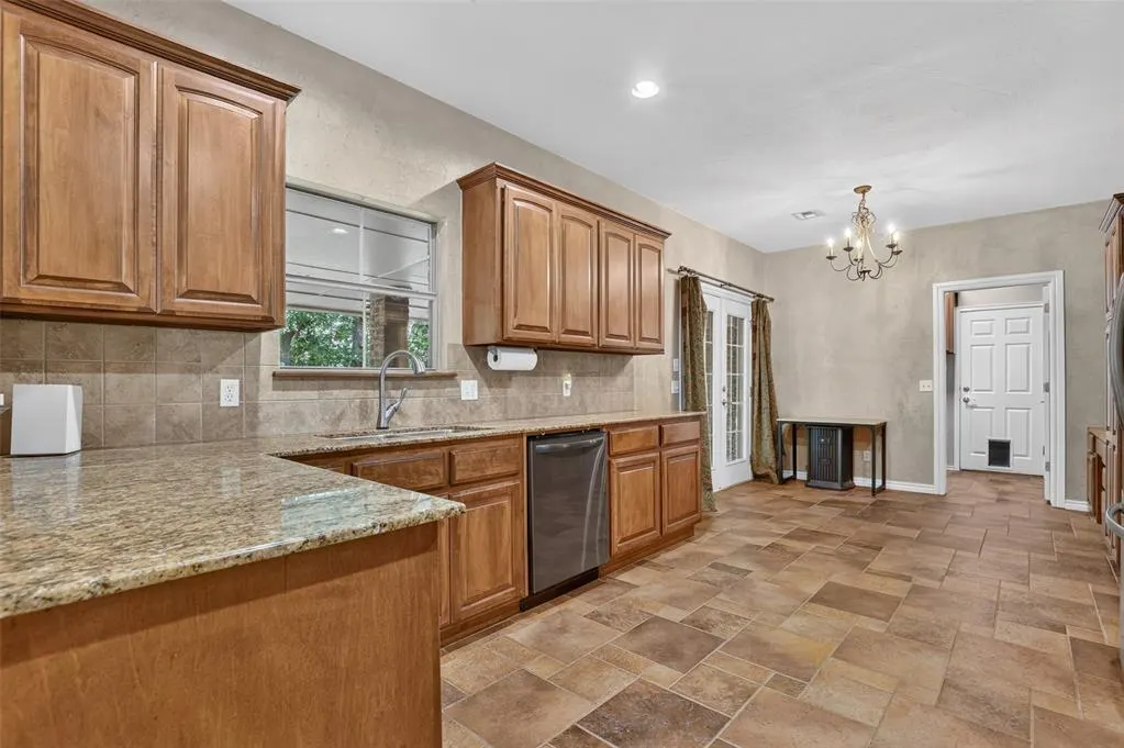Photo 14 — 1690 Deerwood Trail, Edmond, OK 73034