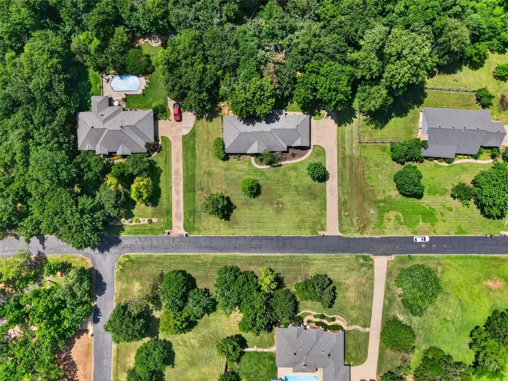 Photo 41 — 1690 Deerwood Trail, Edmond, OK 73034