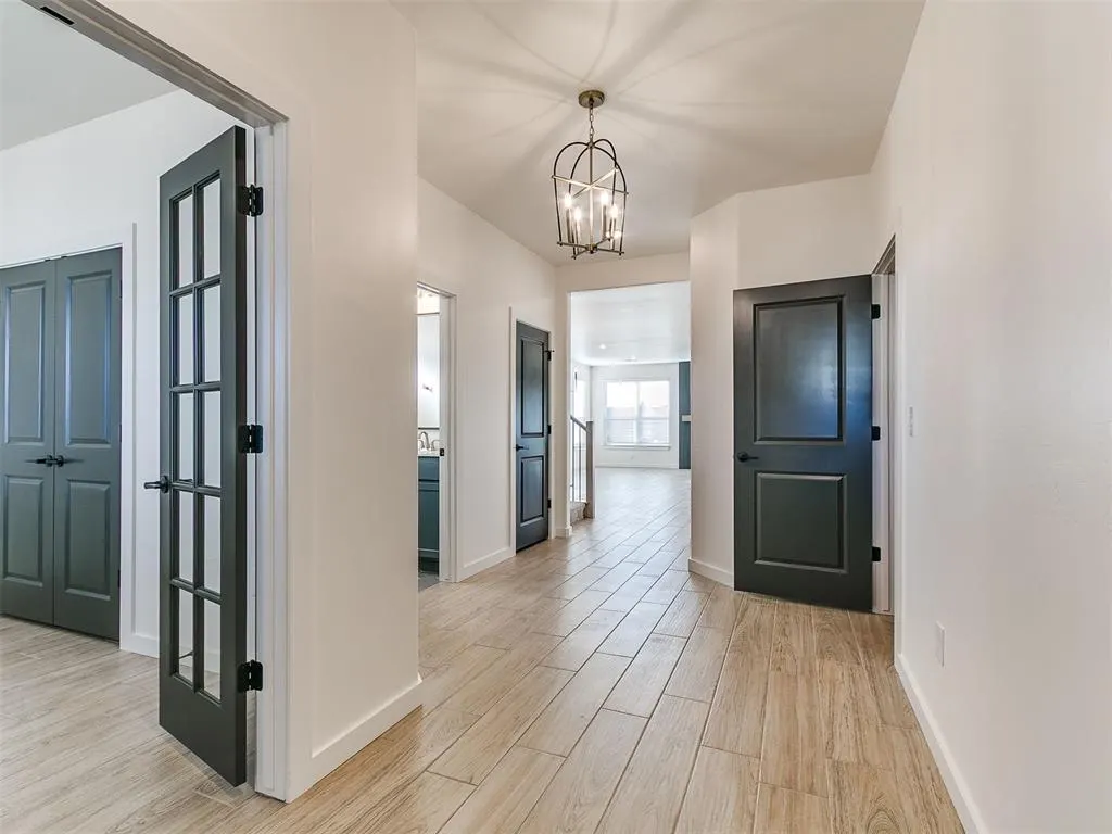 Photo 7 — 7701 Three Woods Lane, Yukon, OK 73099