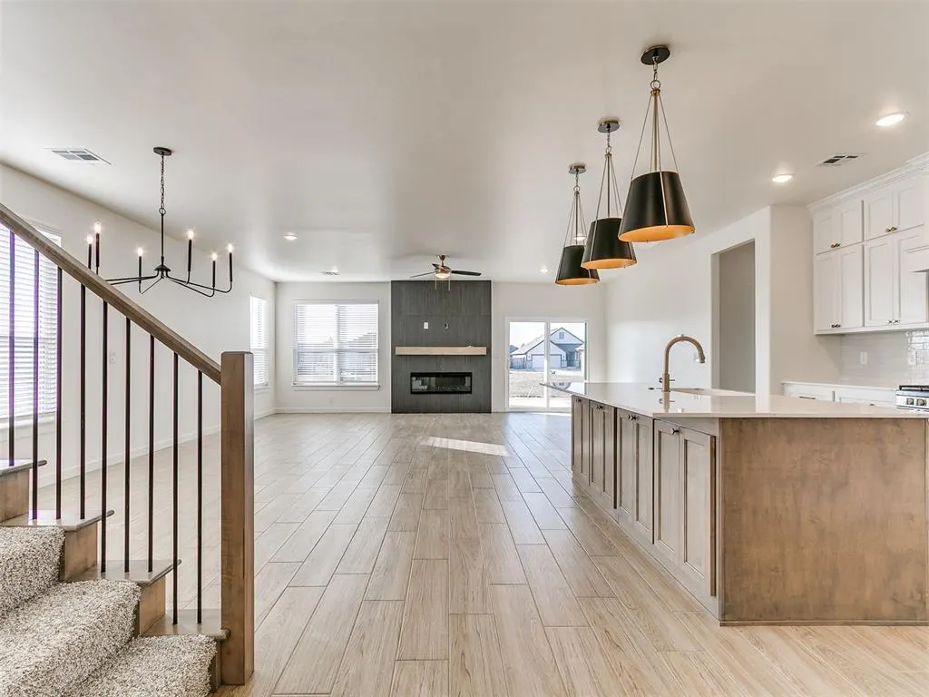 Photo 12 — 7701 Three Woods Lane, Yukon, OK 73099