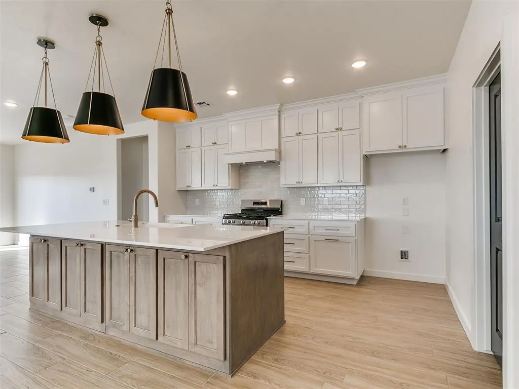 Photo 13 — 7701 Three Woods Lane, Yukon, OK 73099