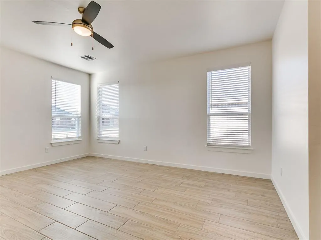 Photo 23 — 7701 Three Woods Lane, Yukon, OK 73099