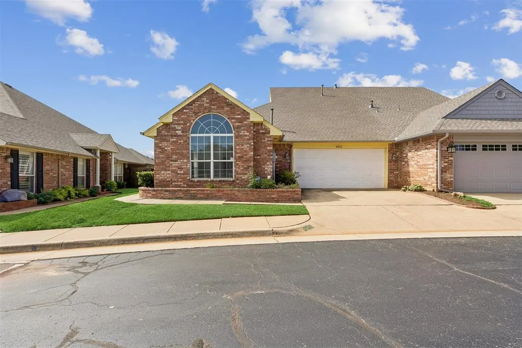 Photo 2 — 6912 NW 133rd Terrace, Oklahoma City, OK 73142