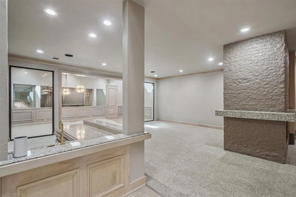 Photo 9 — 4106 Coletta Drive 4, Oklahoma City, OK 73120