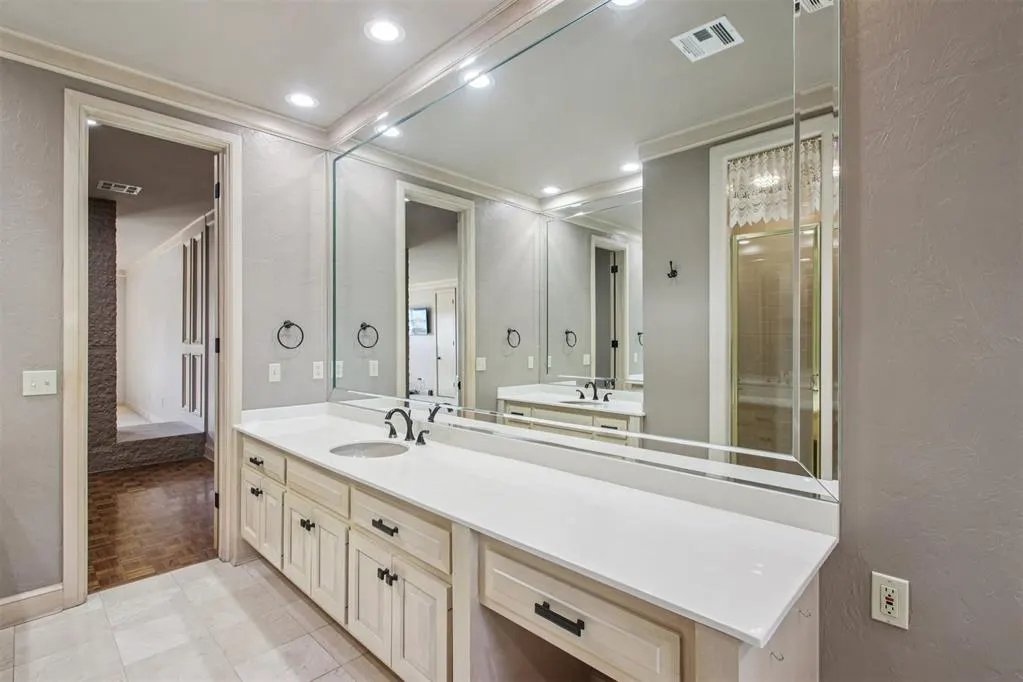 Photo 38 — 4106 Coletta Drive 4, Oklahoma City, OK 73120