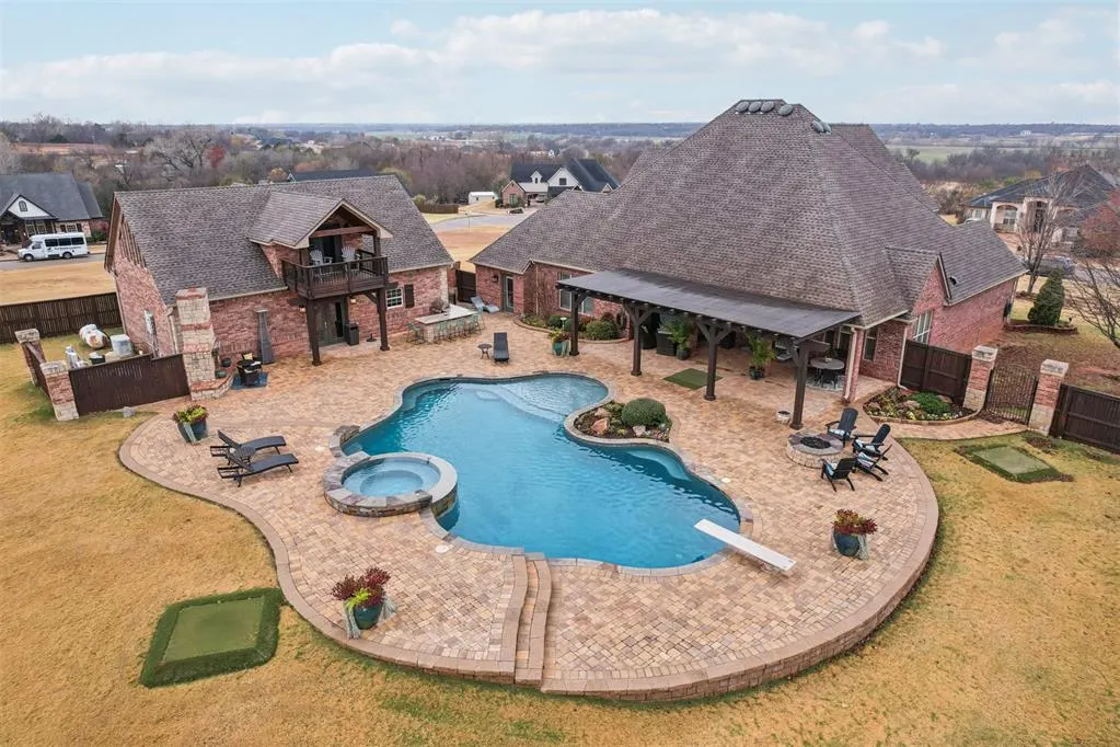Photo 2 — 1414 High Ridge Drive, Blanchard, OK 73010