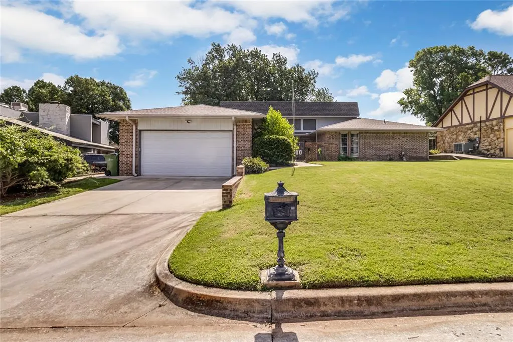 Front exterior — 1500 Summerton Place, Yukon, OK 73099