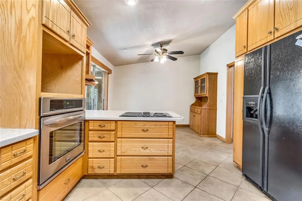 Photo 12 — 1500 Summerton Place, Yukon, OK 73099