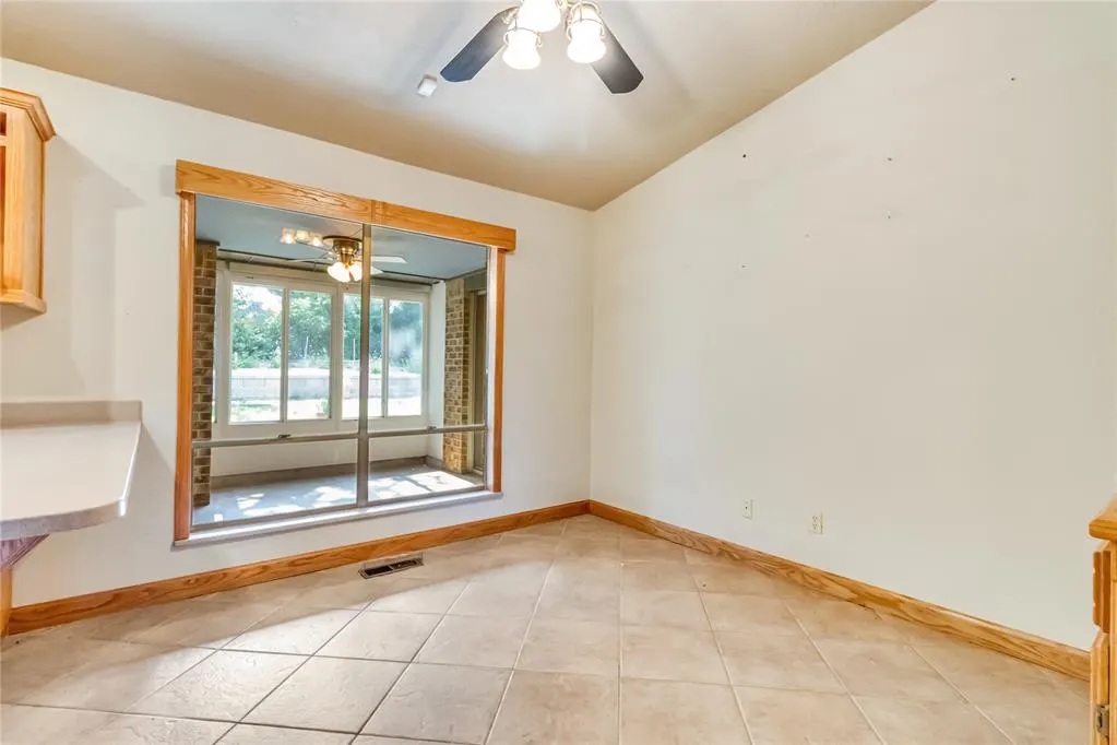Photo 16 — 1500 Summerton Place, Yukon, OK 73099