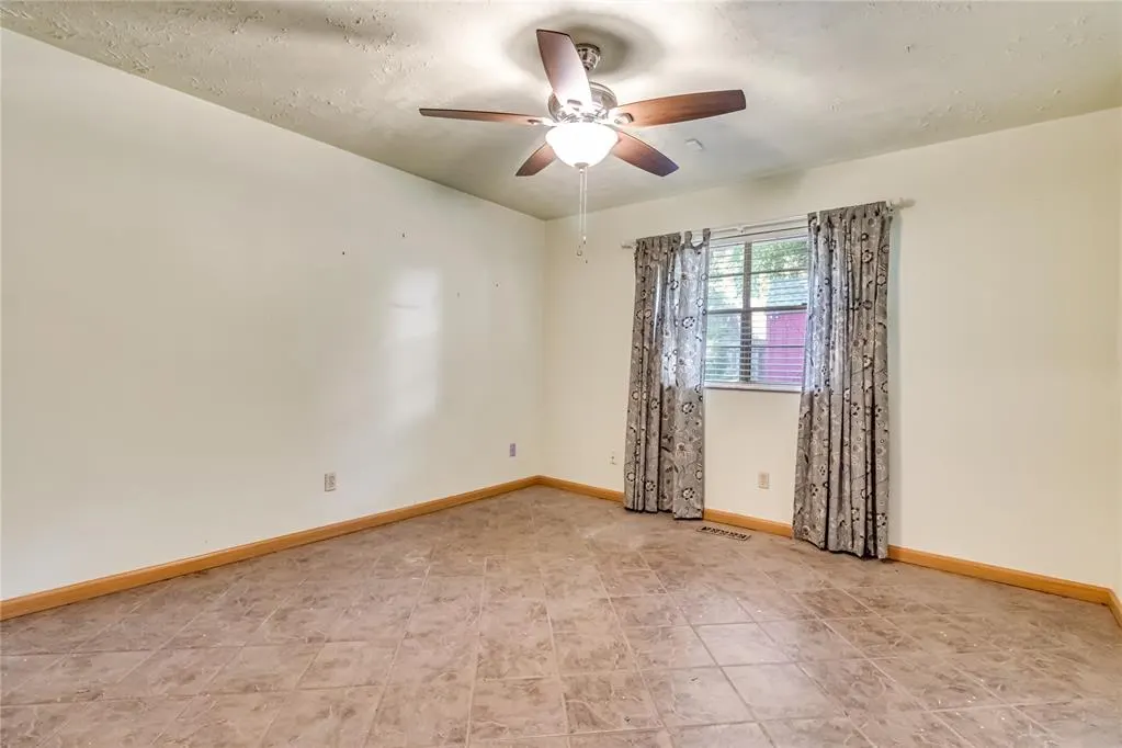 Photo 29 — 1500 Summerton Place, Yukon, OK 73099