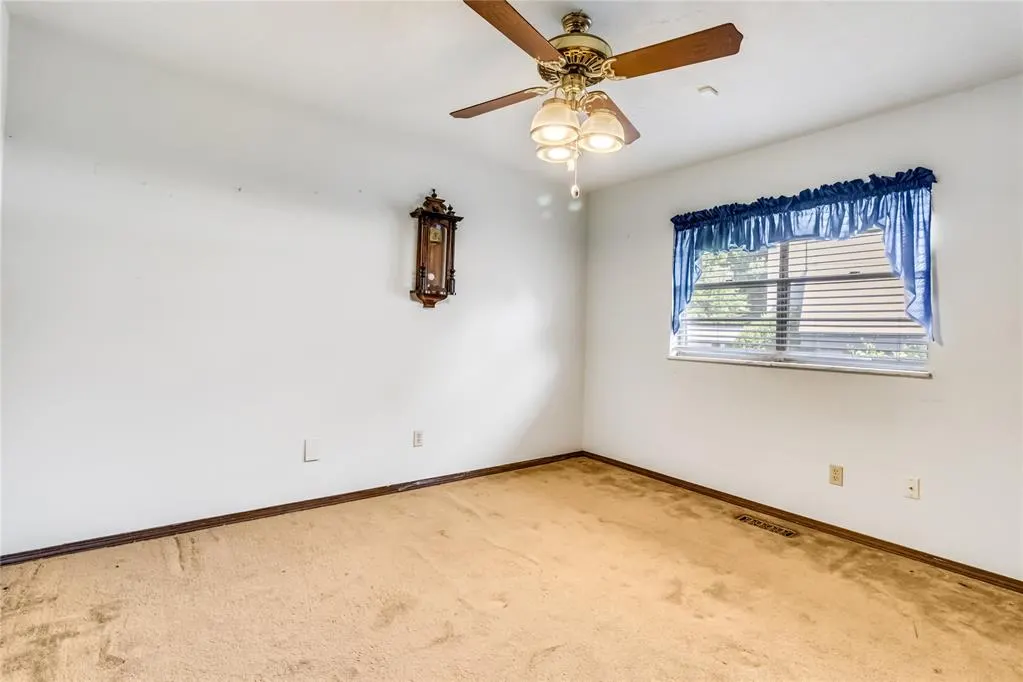 Photo 33 — 1500 Summerton Place, Yukon, OK 73099
