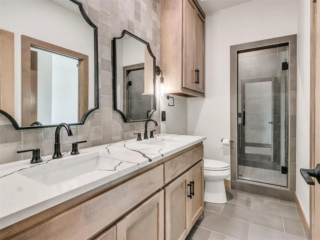 Photo 9 — 2508 Kingdom Lane, Yukon, OK 73099