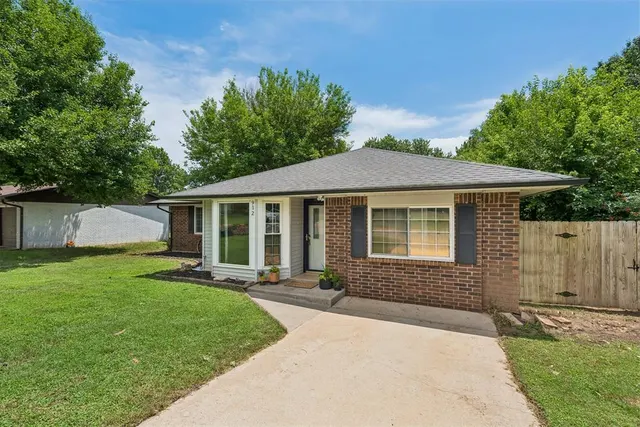 Photo 3 — 912 Mockingbird Lane, Purcell, OK 73080