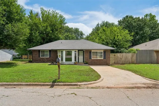 Photo 4 — 912 Mockingbird Lane, Purcell, OK 73080