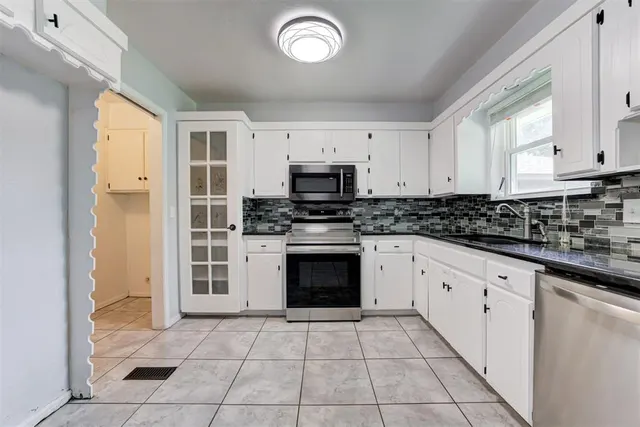 Photo 4 — 10904 N Blackwelder Avenue, Oklahoma City, OK 73120