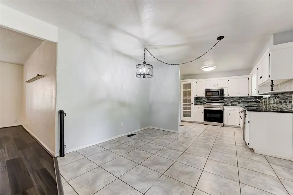 Photo 8 — 10904 N Blackwelder Avenue, Oklahoma City, OK 73120