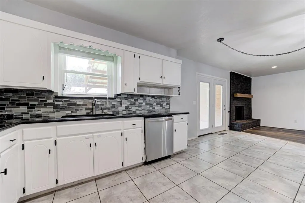 Photo 9 — 10904 N Blackwelder Avenue, Oklahoma City, OK 73120