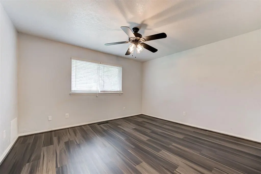 Photo 11 — 10904 N Blackwelder Avenue, Oklahoma City, OK 73120