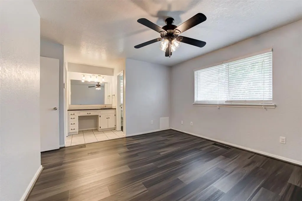Photo 12 — 10904 N Blackwelder Avenue, Oklahoma City, OK 73120